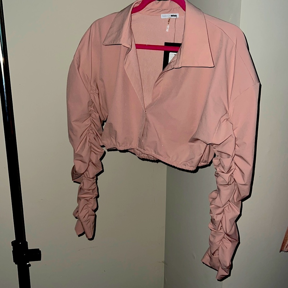 Crop top with scrunch sleeves
